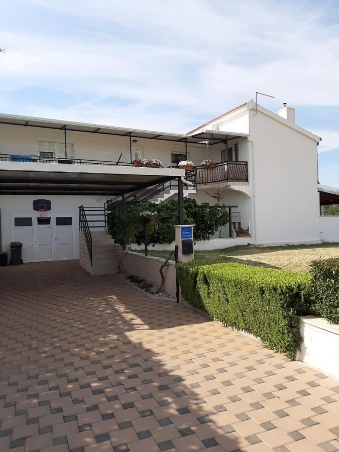 Apartment Maslina Biograd Na Moru Exterior foto